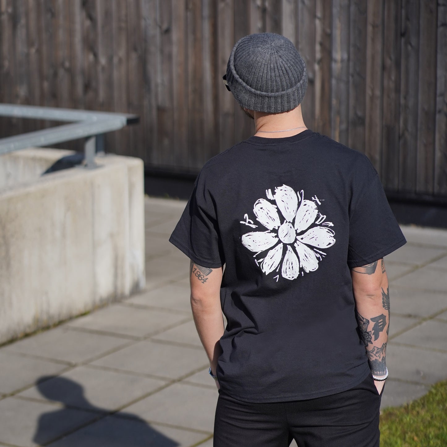 tee "FLOWER" blk